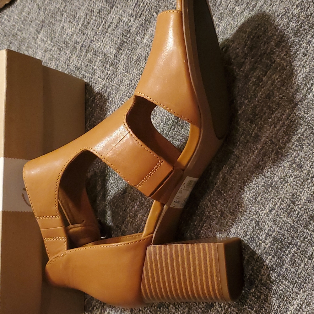 Clarks leather shoes